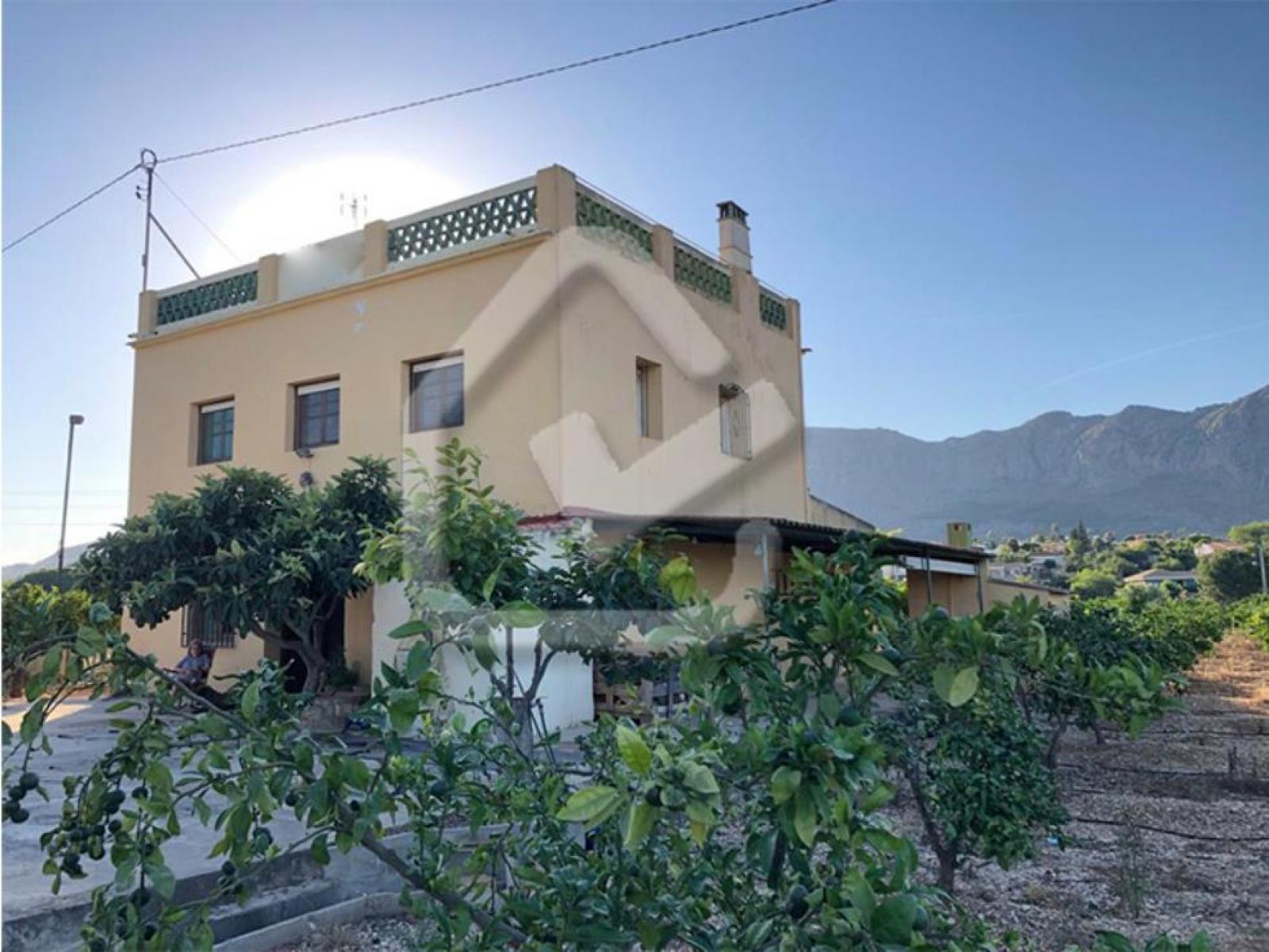 Photo number 1. Villa for sale in Beniarbeig. Ref.: SLH-5-36-15152