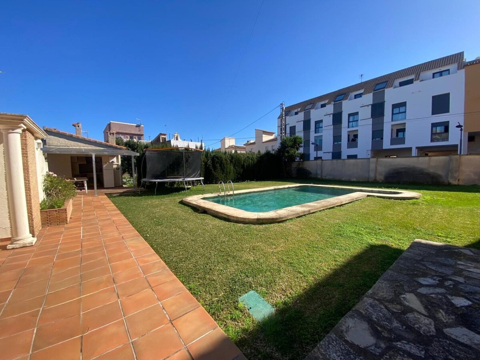 Photo number 1. Villa for sale in Ondara. Ref.: SLH-5-45-15459