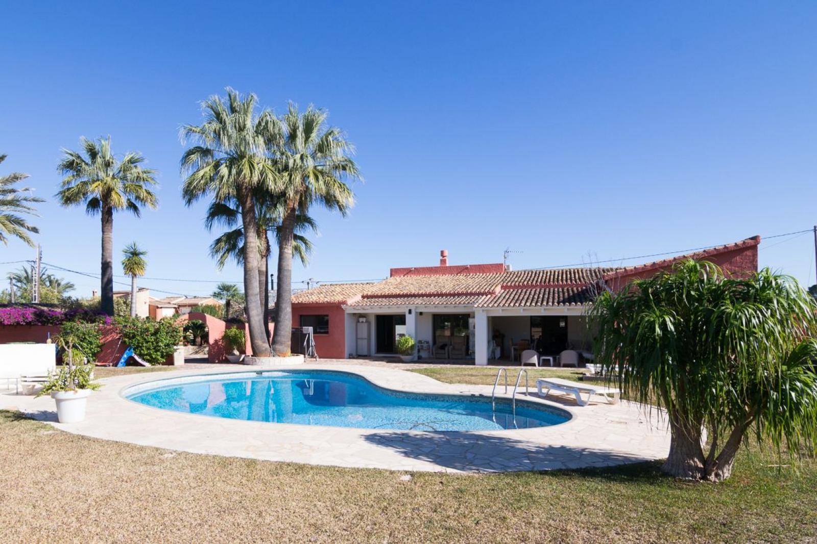 Photo number 4. Villa for sale in Denia. Ref.: EHD-581288