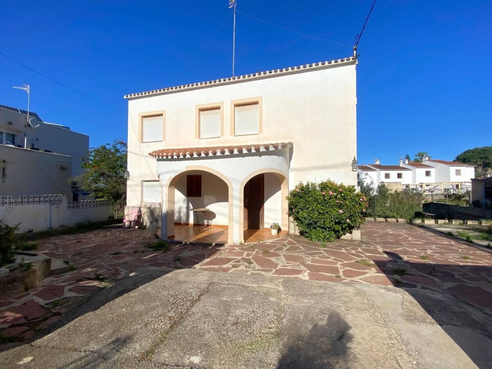 Photo number 1. Villa for sale in Denia. Ref.: SLH-5-36-15738