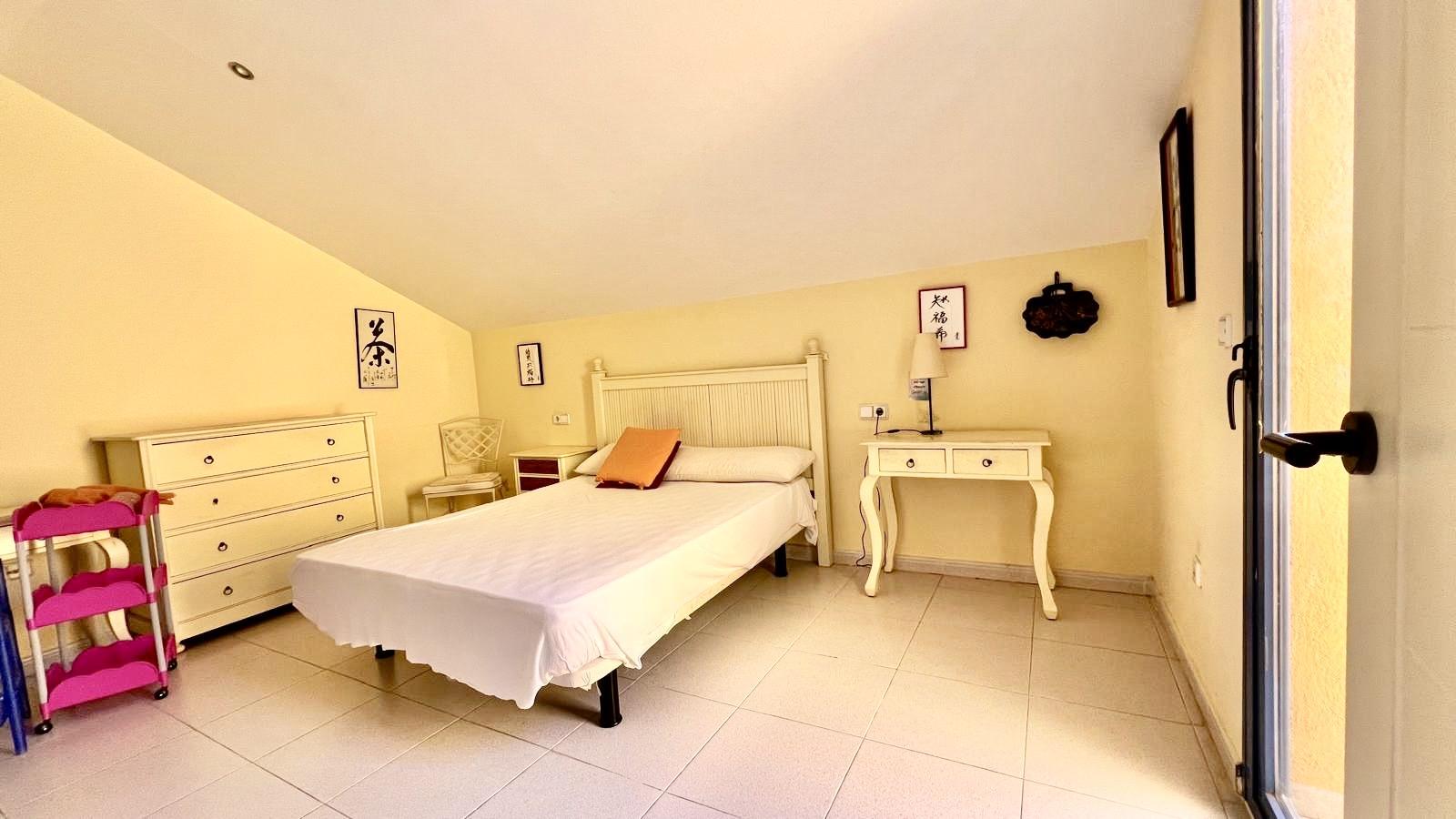 Photo number 10. Property for sale in Denia. Ref.: EIR-742239