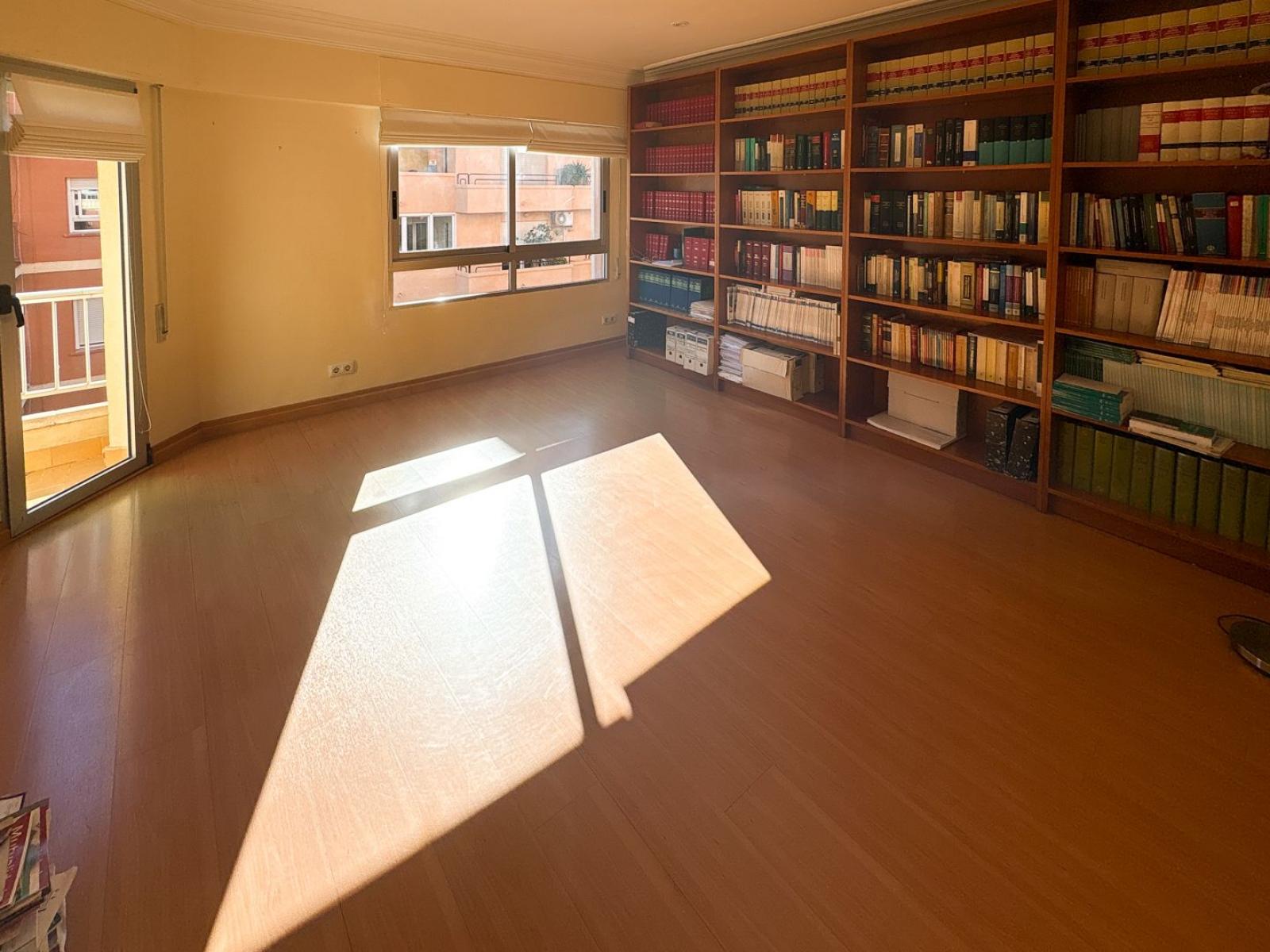 Photo number 3. Flat / Apartment for sale in Denia. Ref.: EHD-833208