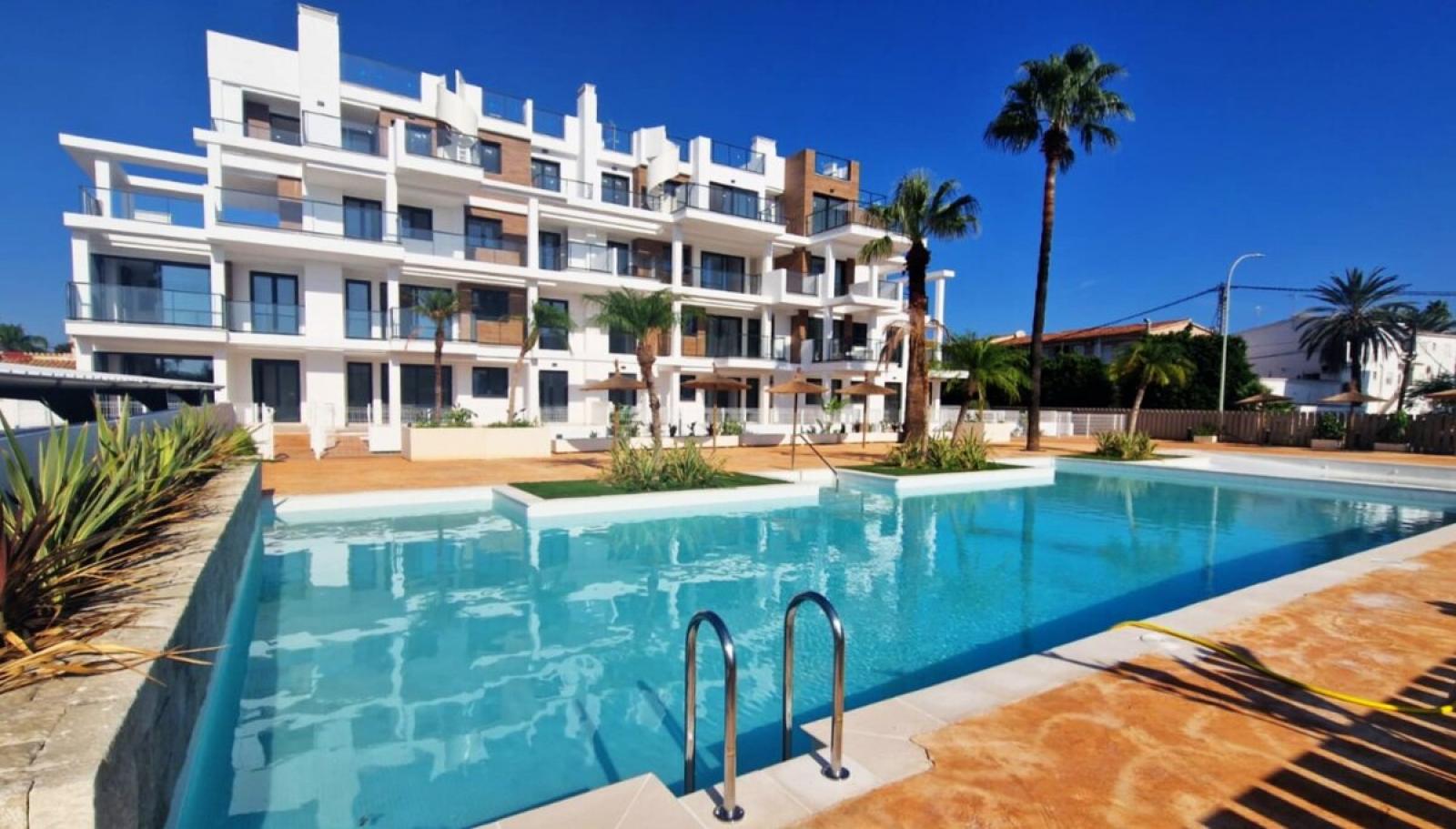 Photo number 1. Flat / Apartment for sale in Denia. Ref.: SLH-5-52-15925