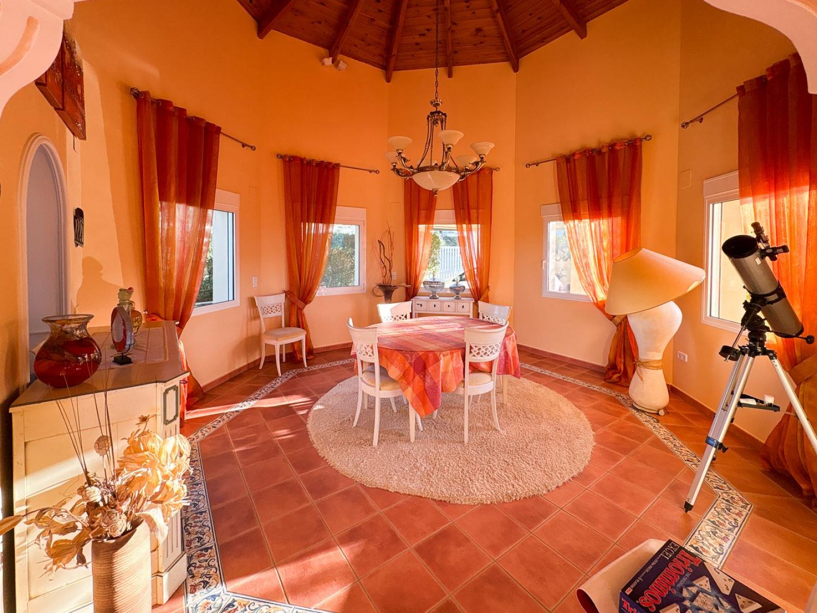 Photo number 15. Villa for sale in Denia. Ref.: EHD-905873