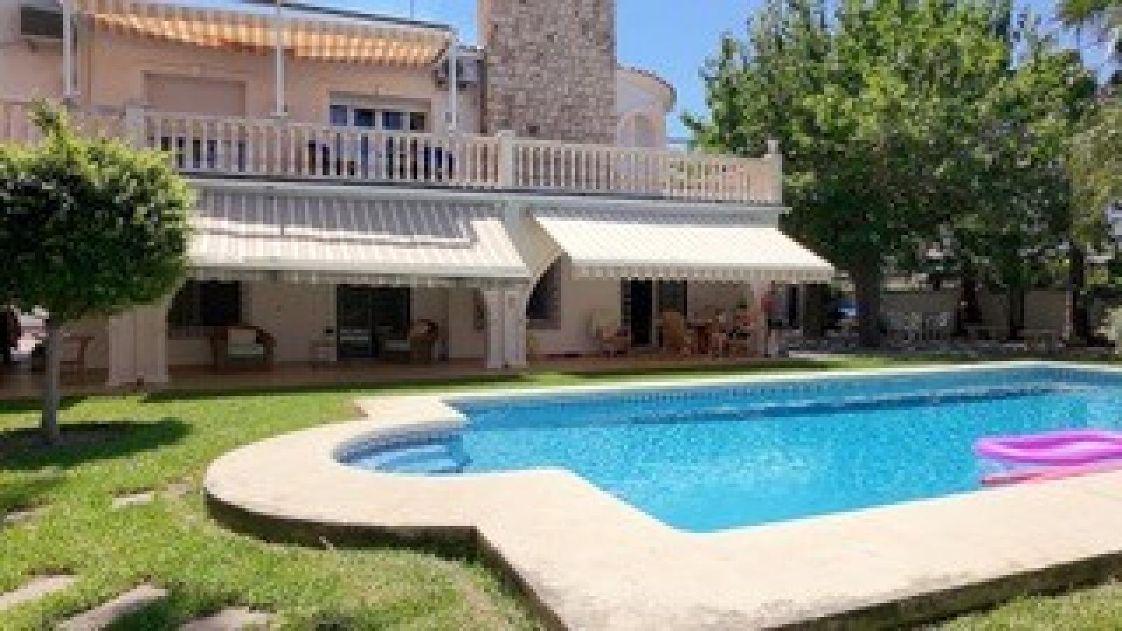 Photo number 33. Villa for sale in Denia. Ref.: XMI-357076