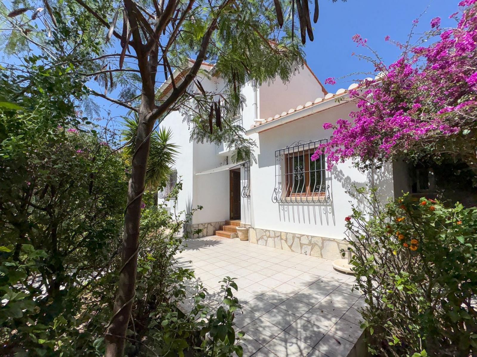 Photo number 31. Villa for sale in Denia. Ref.: EHD-938164