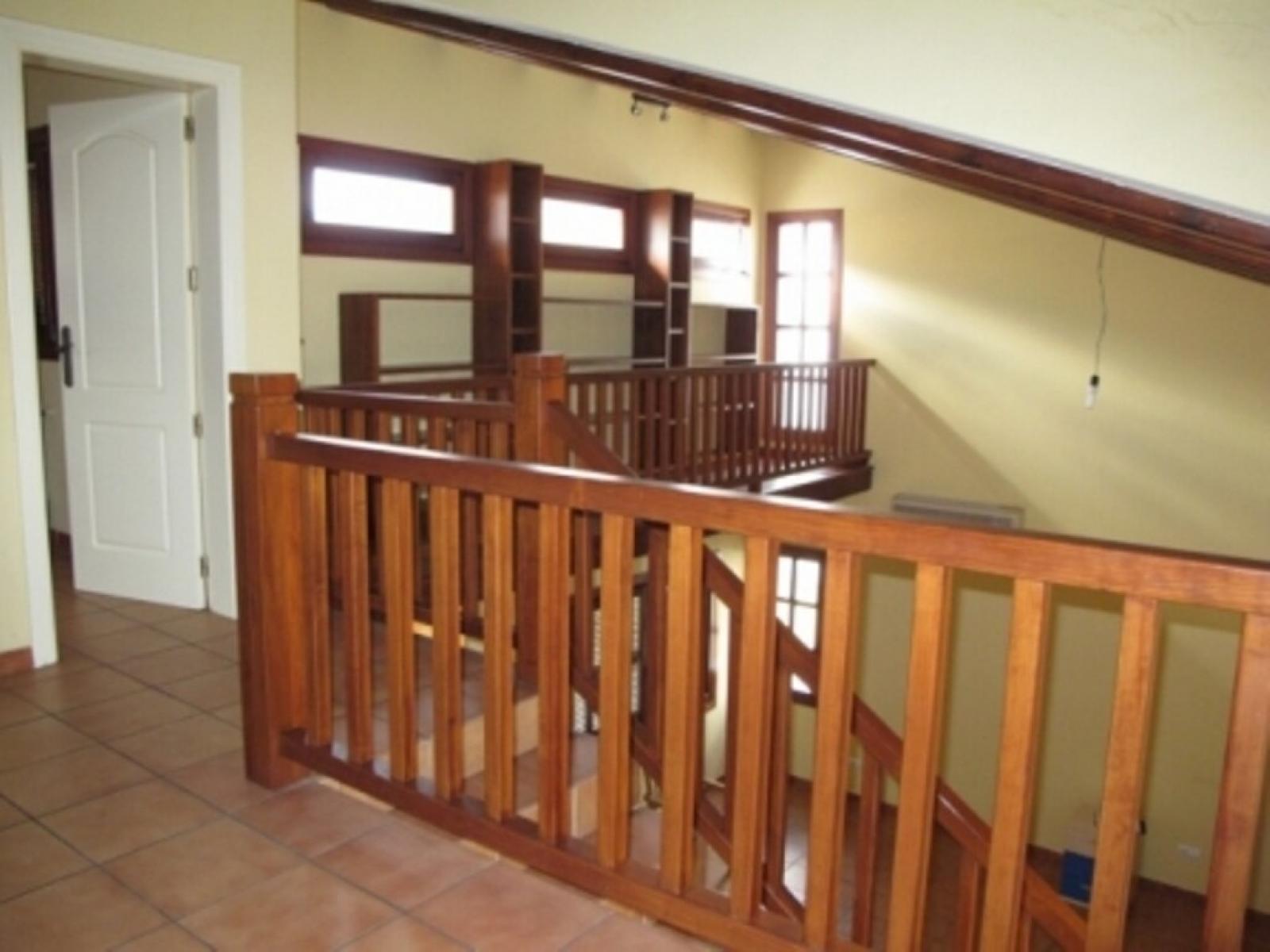 Photo number 3. Villa for sale in Denia. Ref.: SLH-5-18-2060