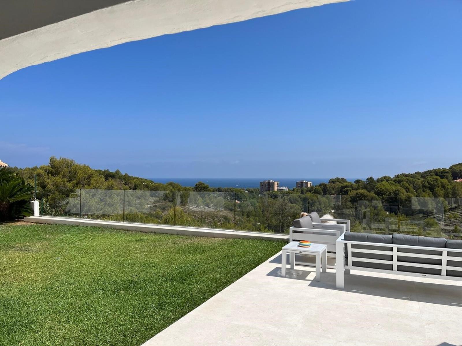 Photo number 2. Villa for sale in Denia. Ref.: SLH-5-52-15962