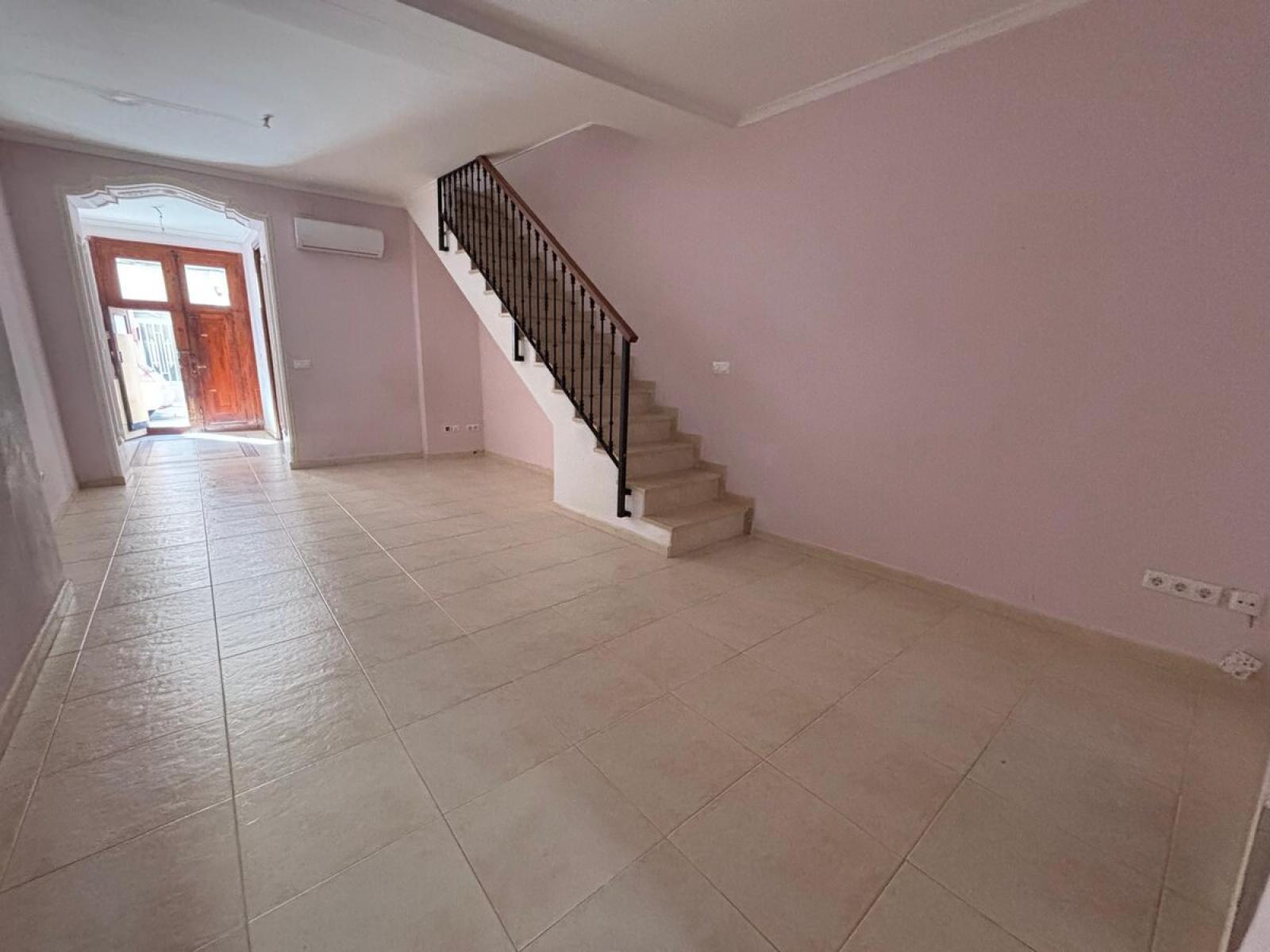 Photo number 3. Village property for sale in Pedreguer. Ref.: SLH-5-36-9668