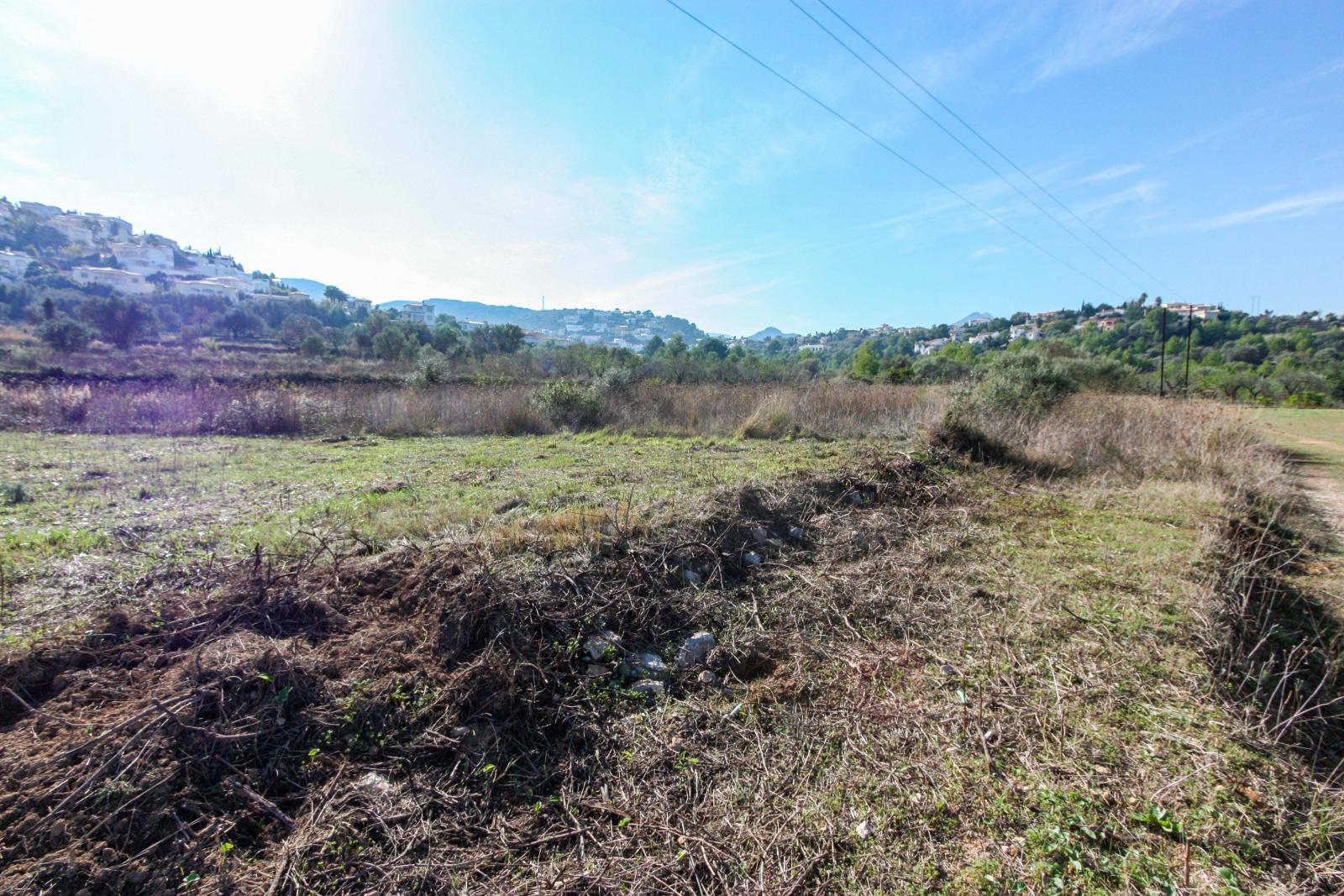 Продается Участок в Orba. Номер: PRT-250889